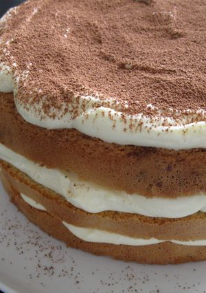 A picture of Tiramisu Cake.
