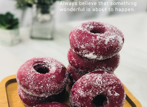 Gambar Donut red velvet