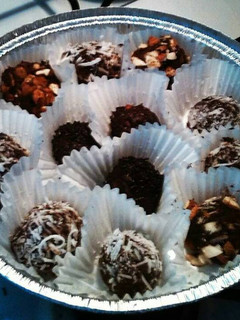 Una foto de Soyarmony trufas crudiveganas