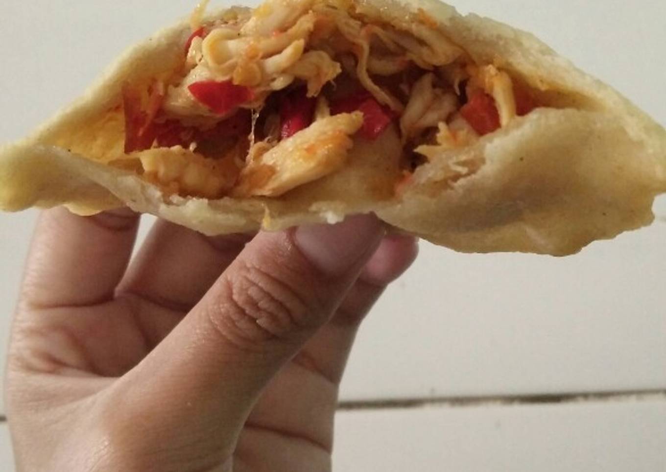 Jarum suntik berisi ayam dipotong-potong