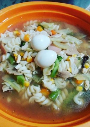 Foto resep Sayur sop tomat ayam macaroni jagung sup sehat