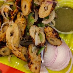 A picture of Chicken seek kabab.