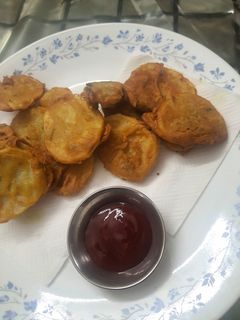 आलू की पकौड़ी (aloo ki pakodi recipe in Hindi) रेसिपी मुख्य फोटो