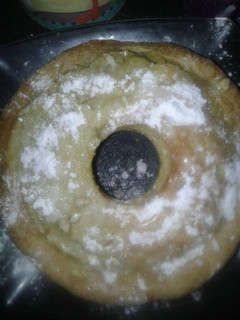 Una foto de Budín sin leche con glaseado de limón