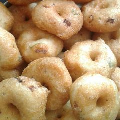 Medu vada A picture of Medu vada.