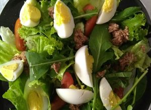Foto de Salada de alface com atum 🥗