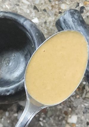 Una foto de Tahini - Pasta de sésamo, en mortero