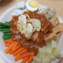 A picture of Indonesian Salad w/ Peanut Sauce (Gado-Gado).