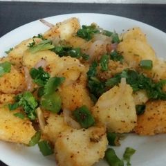 A picture of Fried idli.