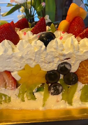 A picture of Fresh Cream Fruit Cake.