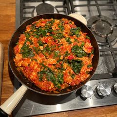 Harissa tofu scramble A picture of Harissa tofu scramble.