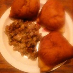 A picture of Pigeon peas/ mbaazi in coconut /nazi.