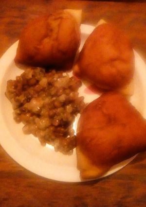 A picture of Pigeon peas/ mbaazi in coconut /nazi.