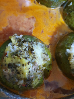 Una foto de Zapallitos rellenos en salsa