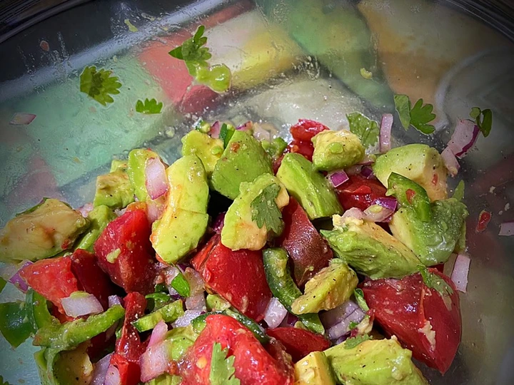 Easy Steps to Prepare Fresh Avocado Salad which Delicious