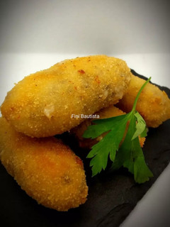 Una foto de Croquetas de setas y jamón