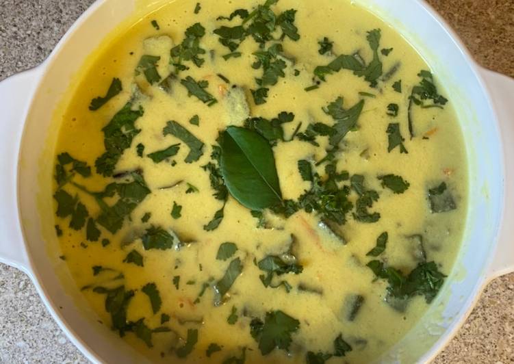 Tasy Ladyfingers curry (bhindani kadhi)