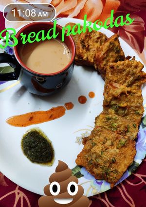 A picture of Kurkure Bread pakoda.