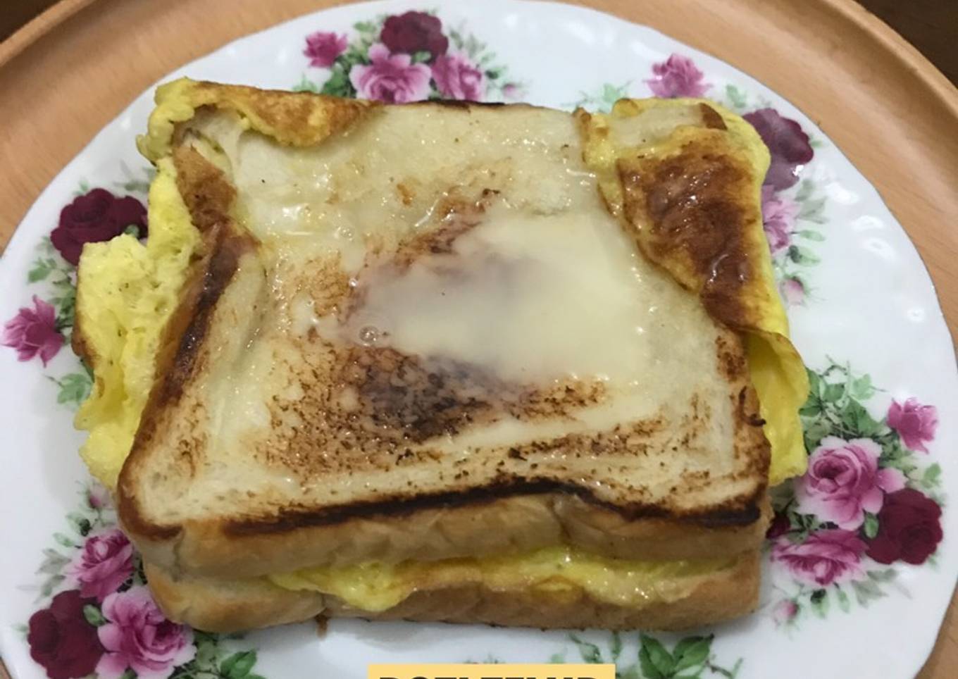 Roti telur keju
