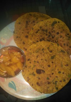 થેપલા (Thepla Recipe in Gujarati) રેસીપી મુખ્ય ફોટો