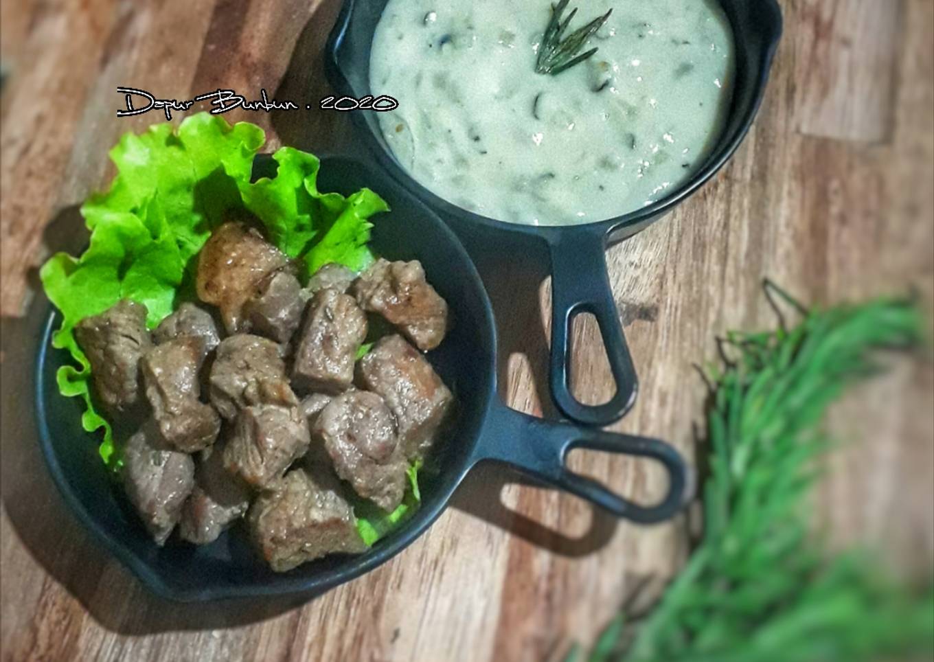 Cubic Steak with Mushroom Sauce