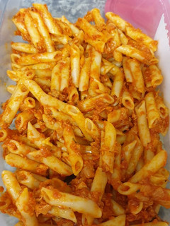 Una foto de Macarrones con atún