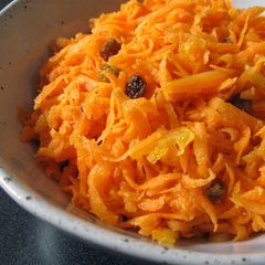 A picture of Carrot & Raisin Salad.