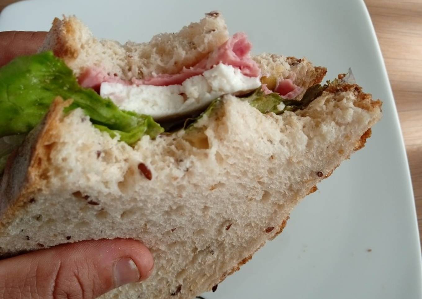 Sándwich de mortadela 🥪