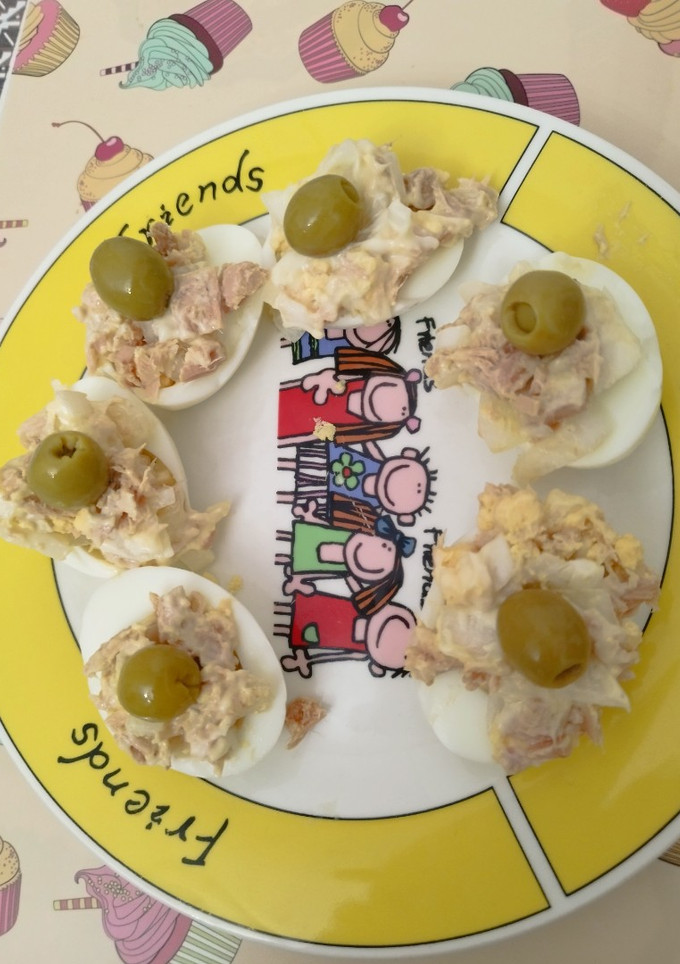 Una foto de Huevos rellenos de atún