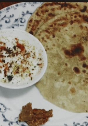 आलू का पराठा (aloo ka paratha recipe in Hindi) रेसिपी मुख्य फोटो
