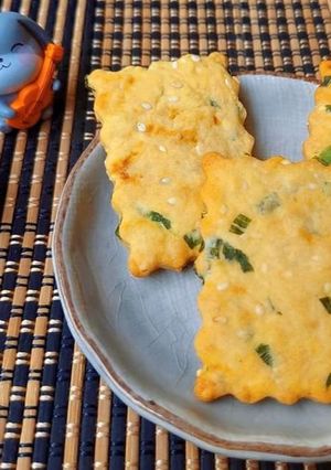 Hình của món Bánh QUY giòn với hành lá.