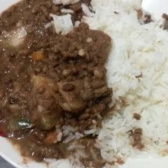 A picture of Western ndengu stew with rice.