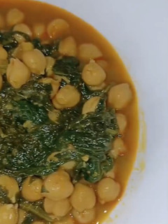 Una foto de Garbanzos con espinacas