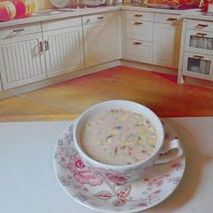 A picture of Kashmiri Pink tea.