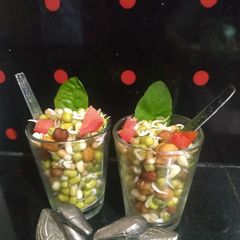 A picture of Sprouted salad.