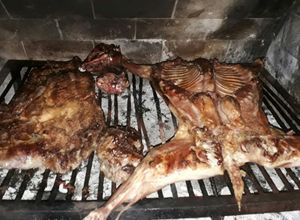 Una foto de Chivo y vacío a la Parrilla