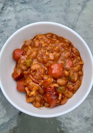 A picture of Chicago Baked Beans.