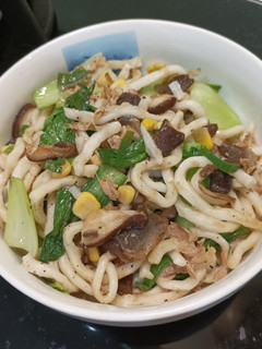 鮪魚玉米蔬菜炒麵 的食譜成品照片