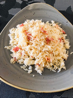 Una foto de Arroz con tocino
