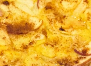 Una foto de Torta de manzana con poca masa