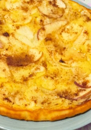 Una foto de Torta de manzana con poca masa