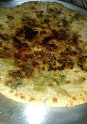 मेथी आलू मटर के पराठे (Methi aloo matar ke parathe recipe in Hindi) रेसिपी मुख्य फोटो