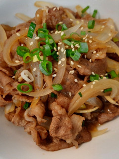 洋蔥炒牛肉(牛丼) 的食譜成品照片