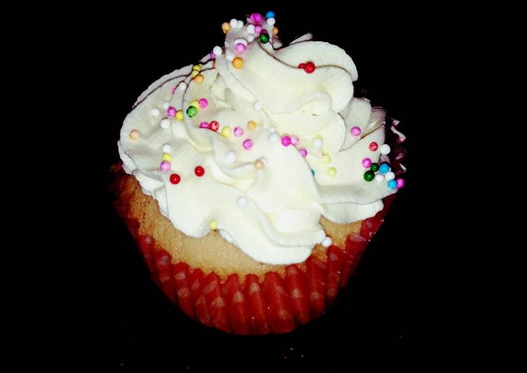 Vanilla cupcakes and butter icing