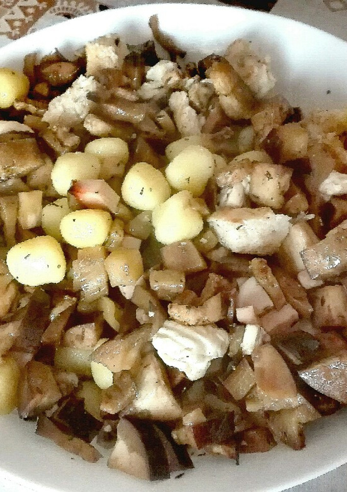 Una foto de Ñoquis con berenjenas al horno y queso fresco
