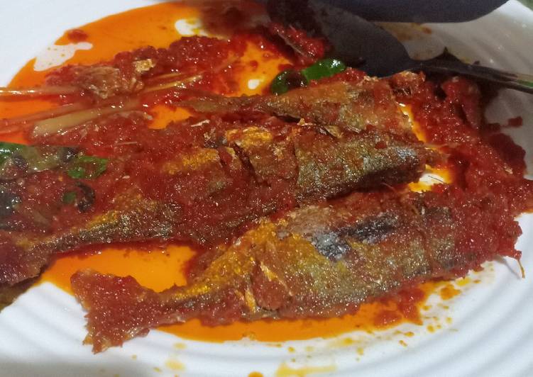 Resep Ikan kembung balado ala mama wida Lezat