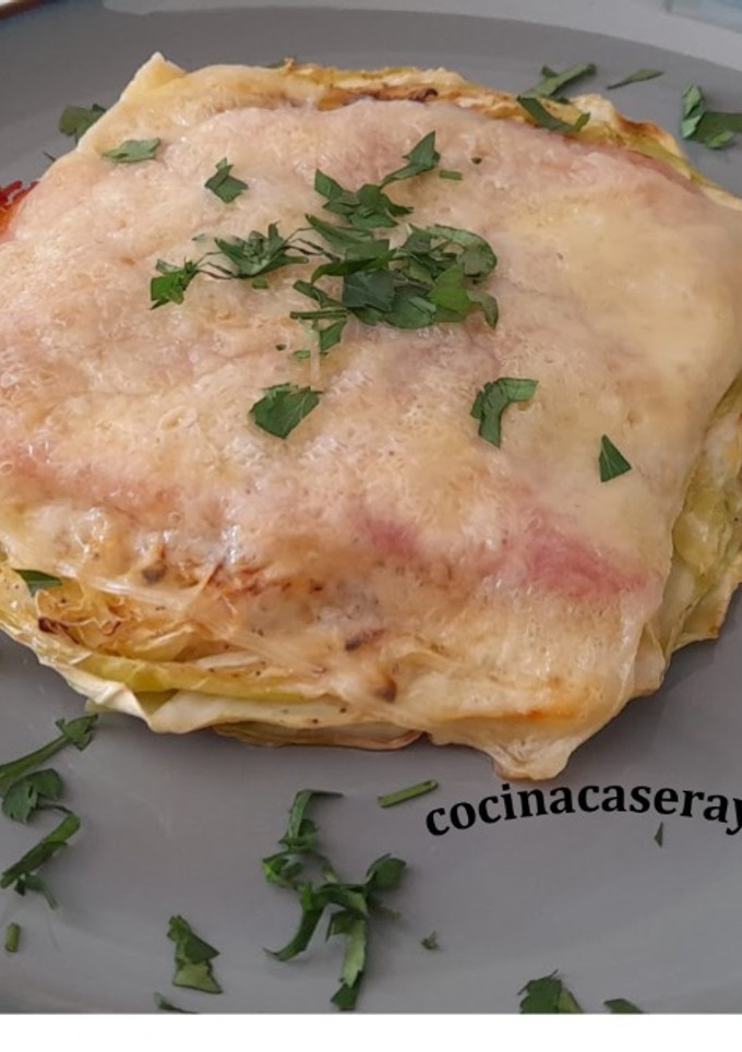 Una foto de Col con jamón y queso