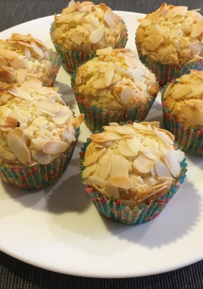 Una foto de Muffins de ricotta, llimona i ametlles 🍋