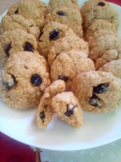Una foto de Galletitas de avena y pasas de uva fáciles sin Manteca