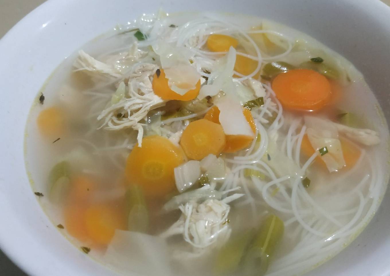 Langkah Mudah untuk Membuat Classic Dutch Chicken Soup, Sempurna